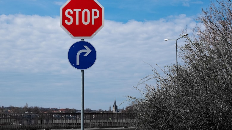 Quebec SAAQ Regulatory signs practice test — free road sign questions